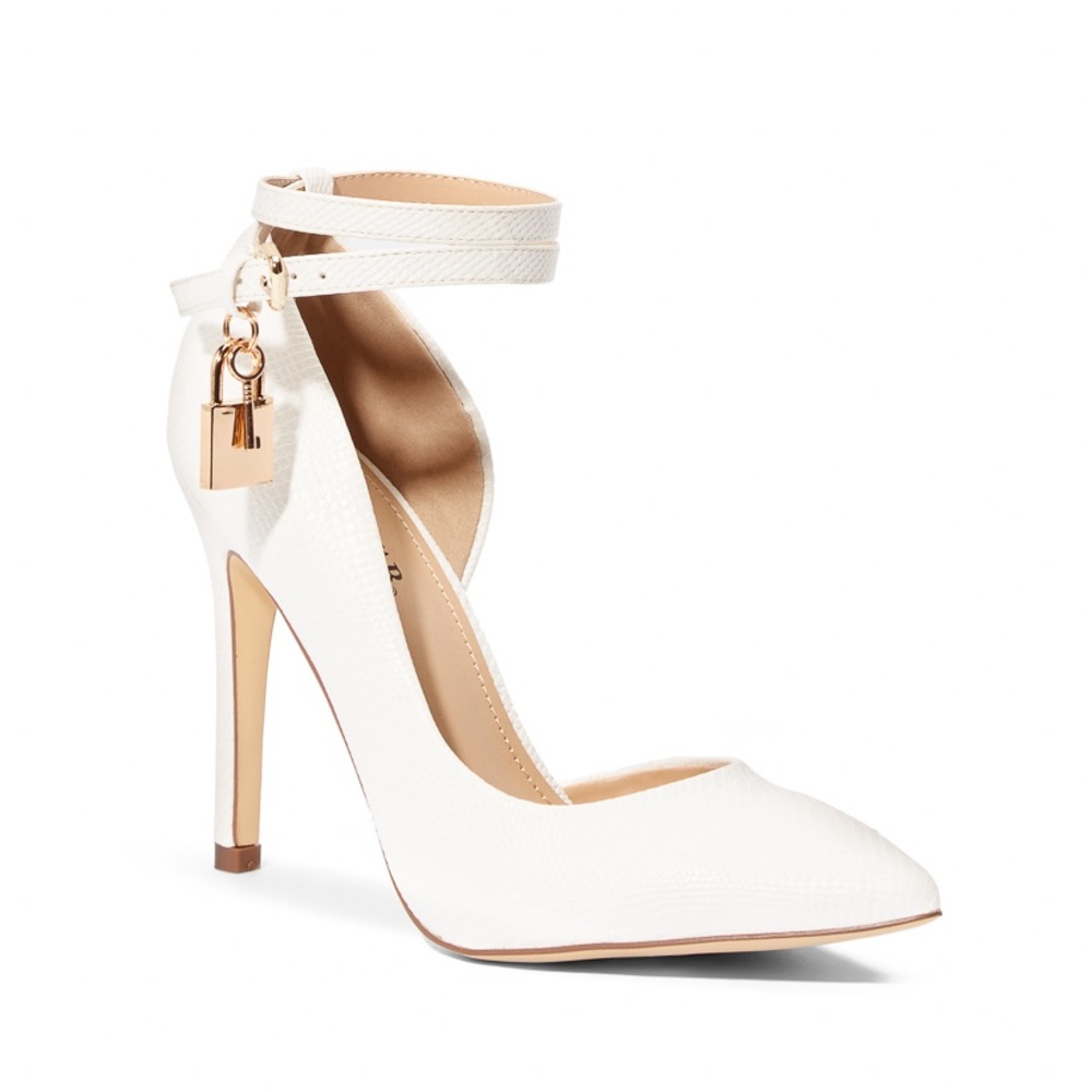 NWOT Shoedazzle Audri Pump